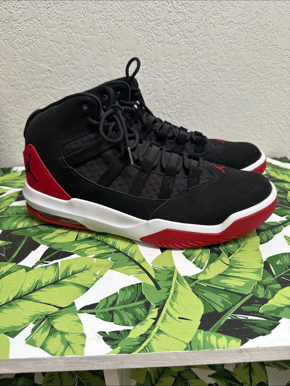 Jordan Max Aura Black and Red